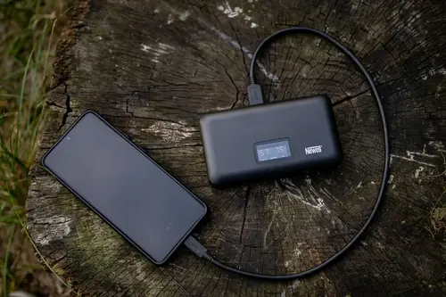 Ładowarka Newell dwukanałowa LCD-PB-SD do Canon LP-E6 z funkcją powerbanku i czytnikiem kart SD