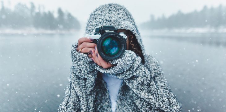 fotografia zimą sprzęt na ferie i wyjazdy
