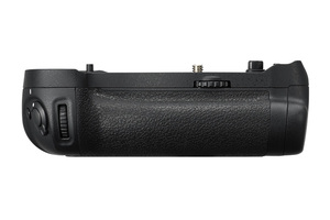 UCHWYT NIKON MB-D18 /VFC00701