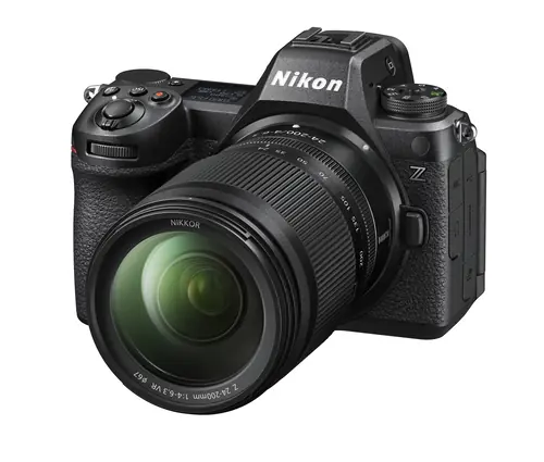 Nikon Z6 III z ob. 24-200mm f/4-6,3