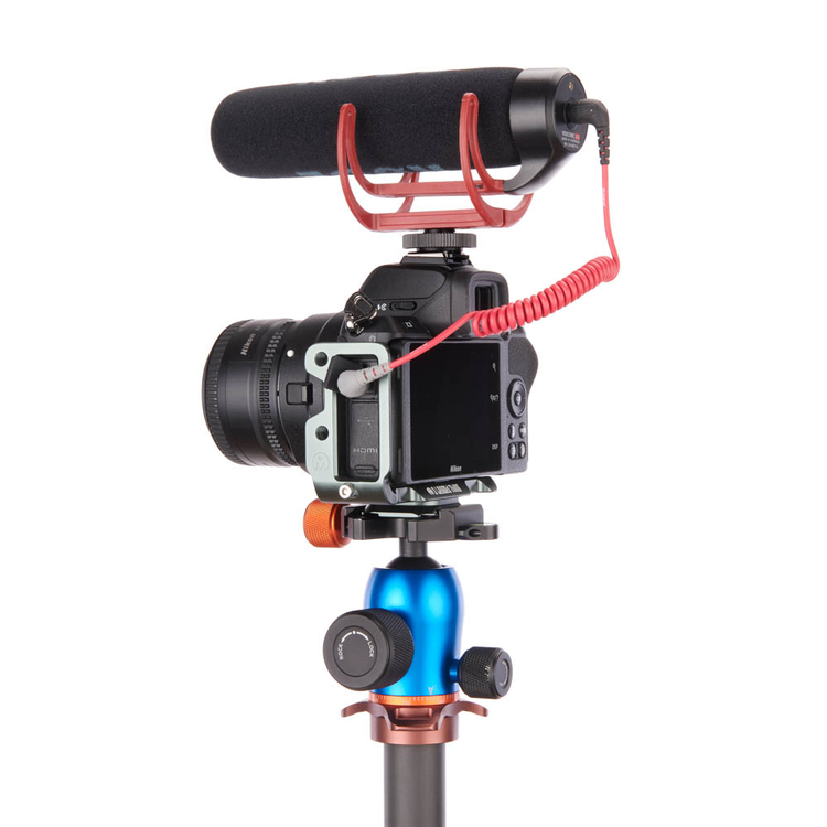 Płytka 3 Legged Thing 3 Legged Thing ZAYLA-PD-G L-bracket do Nikon Z50 - Peak Design - Arca Grey