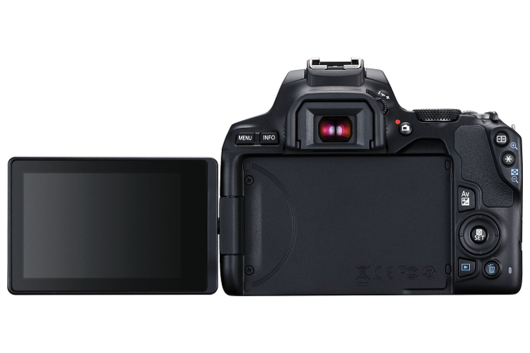 Canon EOS 250D z ob. EF-S 18-55mm f/4-5.6 IS STM  