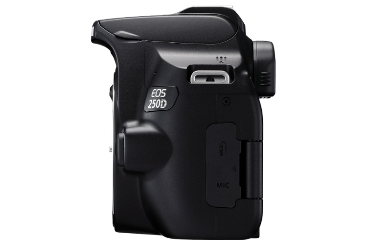 Canon EOS 250D z ob. EF-S 18-55mm f/4-5.6 IS STM  
