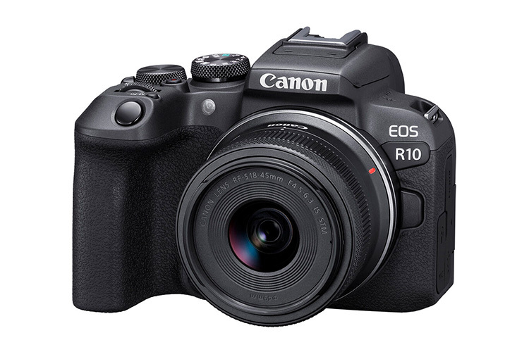 Canon EOS R10  z ob. RF-S 18-45mm f/4.5-6.3 + Adapter EF-EOS R