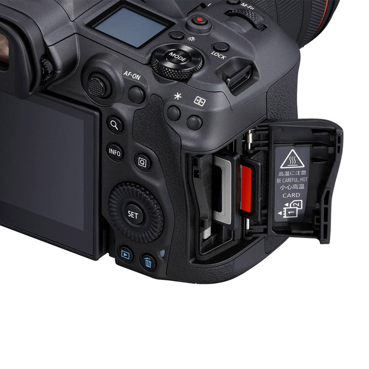 Canon EOS R5 z ob. RF 24-105mm f/4 L IS  