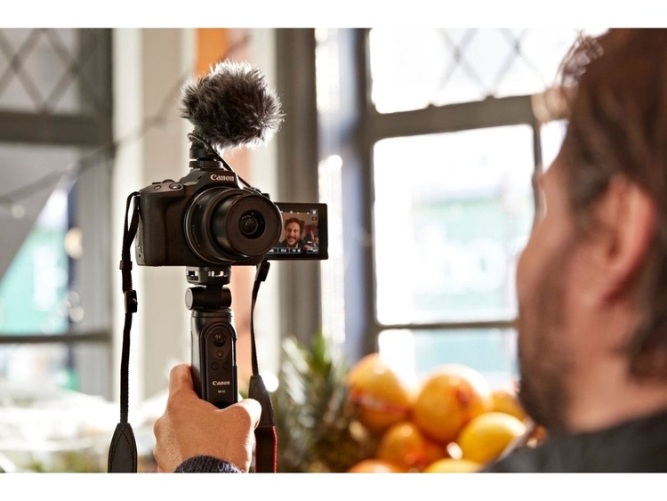 Canon EOS R50 Creator Kit z ob. RF-S 18-45mm f/4.5-6.3 IS STM  