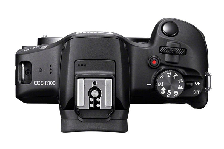 Canon EOS R100 z ob. RF-S 18-45mm f/4.5-6.3 IS STM  