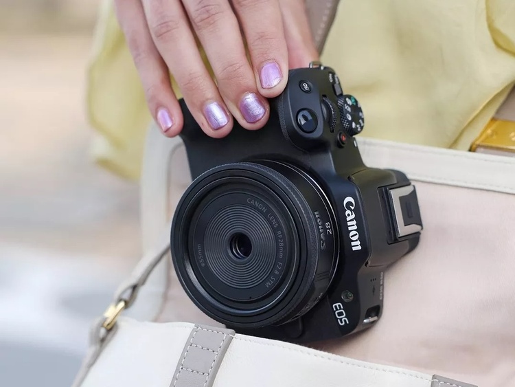 Canon RF 28mm f/2.8 STM  