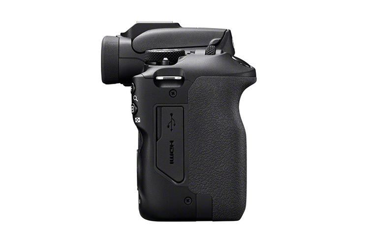 Canon EOS R100 z ob. RF-S 18-45mm f/4.5-6.3 IS STM + RF-S 55-210mm f/5-7.1 IS STM  