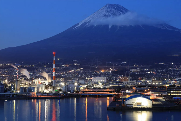 Canon RF 75-300mm f/4-5.6  