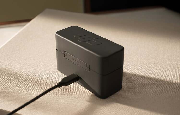 System mikrofonów bezprzewodowych DJI MINI Etui ładujące