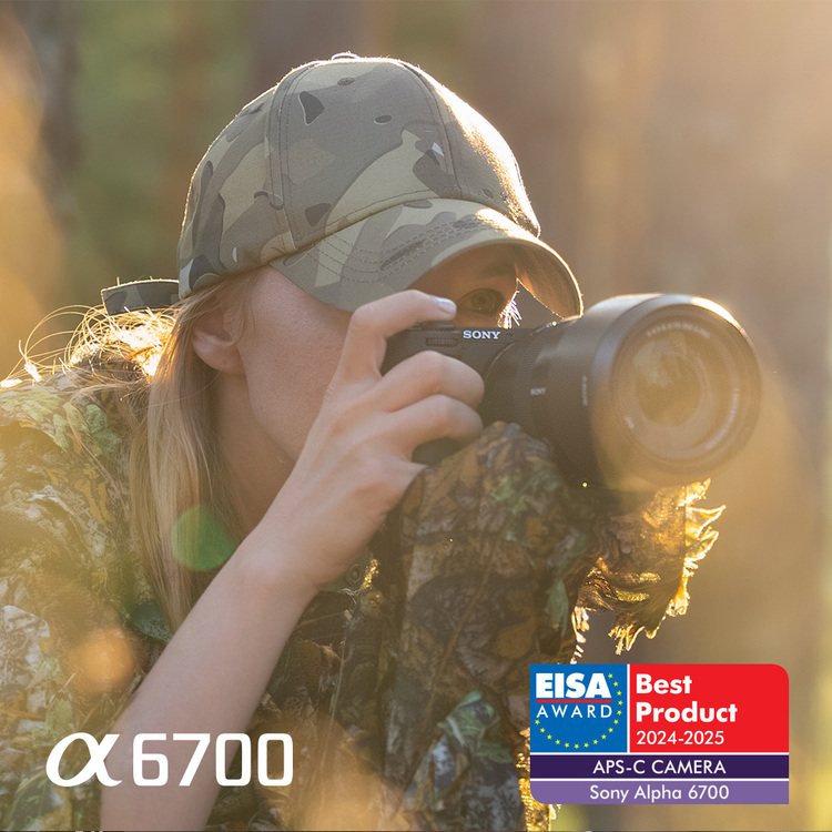 Sony A6700 (ILCE-6700) z ob. 18-135mm f/3.5-5.6 OSS (SEL18135)  