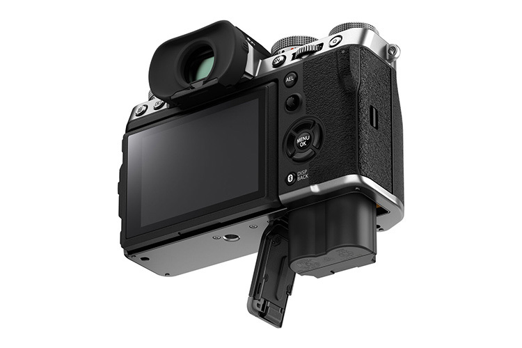 Fujifilm X-T5 z ob. XF 16-80mm f/4 R (srebrny)  