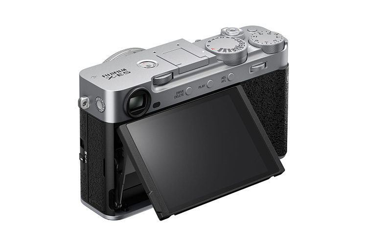 Fujifilm X-E5 z ob. XF 23mm f/2.8 (srebrny)  