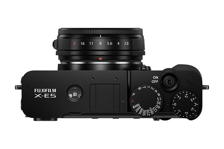 Fujifilm X-E5 z ob. XF 23mm f/2.8 (czarny)  