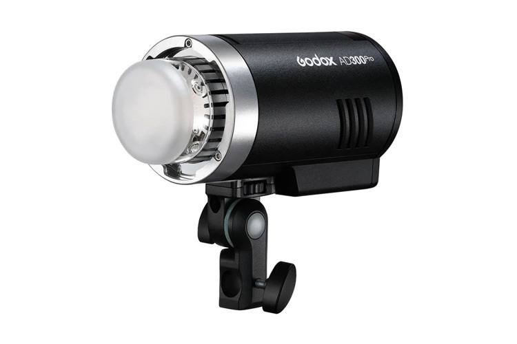 Lampa błyskowa Godox AD300 PRO TTL