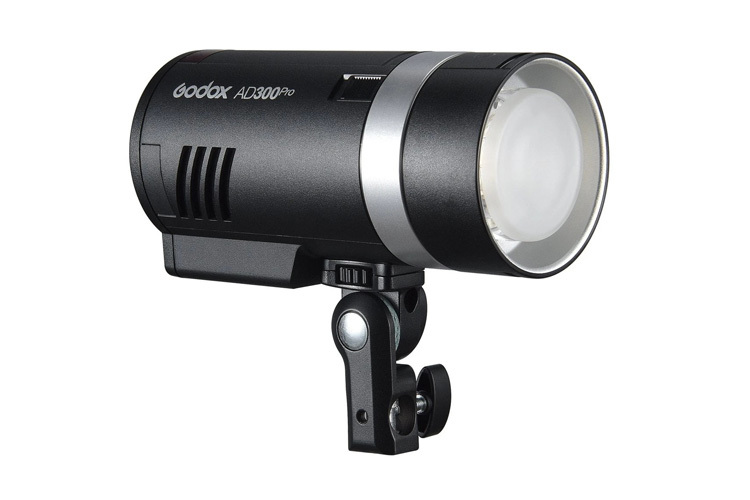 Lampa błyskowa Godox AD300 PRO TTL