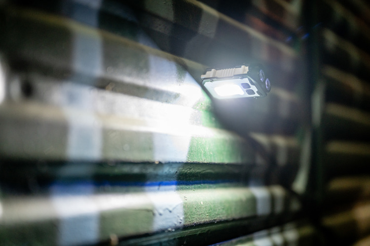 Latarka LED Newell EDC Nyks Solid - czarna