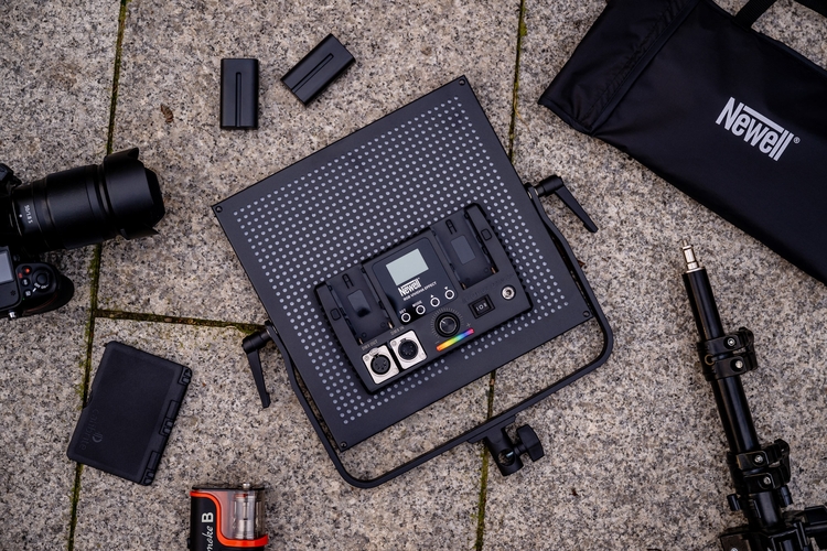 Lampa LED Newell RGB Vividha Effect