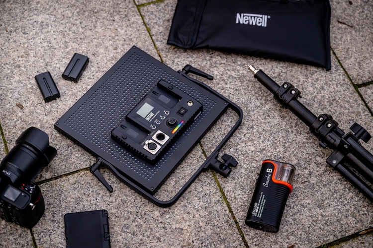 Lampa LED Newell RGB Vividha Effect