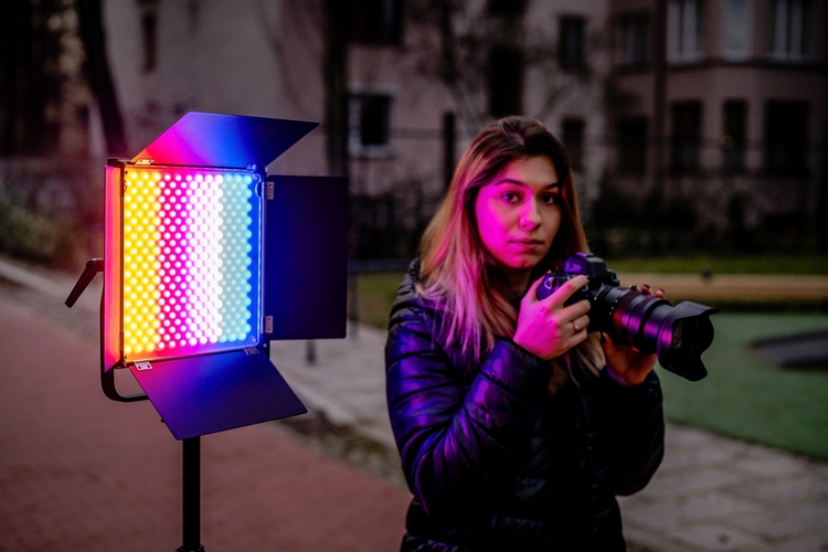 Lampa LED Newell RGB Vividha Effect