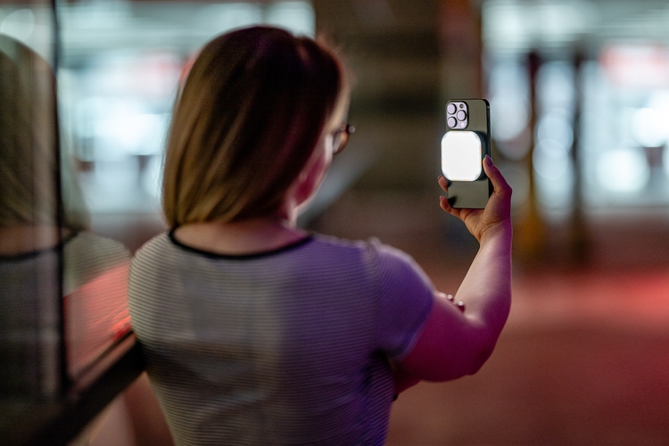 Lampka LED Newell Sunny do smartfona
