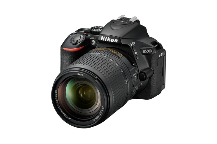Nikon D5600 18-140mm VR
