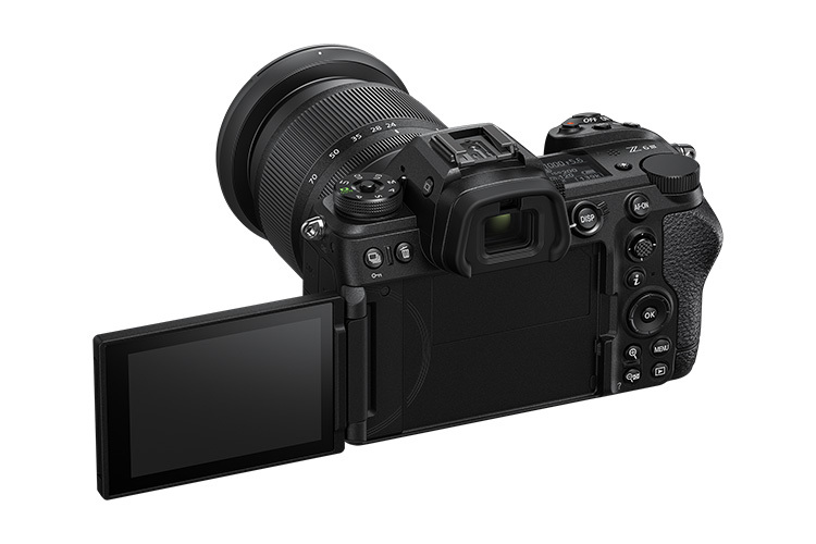 Nikon Z6 III z ob. 24-70mm f/4 S  