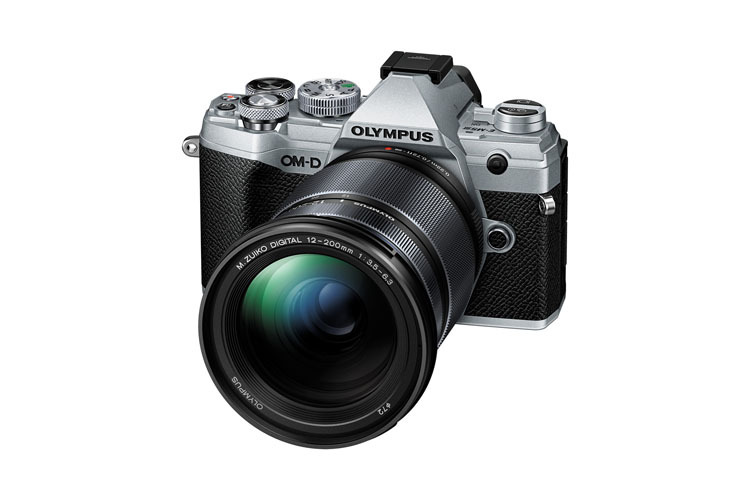 Olympus OM-D E-M5 MKIII 12-200mm (srebrny)