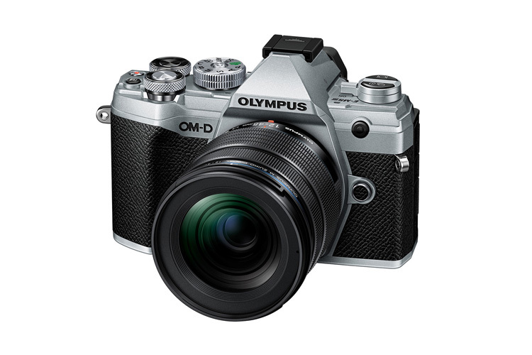 Olympus OM-D E-M5 Mark III (srebrny) 12-45mm 4.0