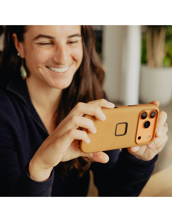 Etui Peak Design Mobile Everyday Clarino Case iPhone 17 Pro Max Tan - brązowy