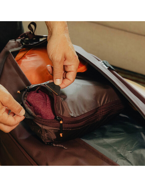 Pokrowiec Travel Line Peak Design Packing Cube Small Eclipse - fioletowy