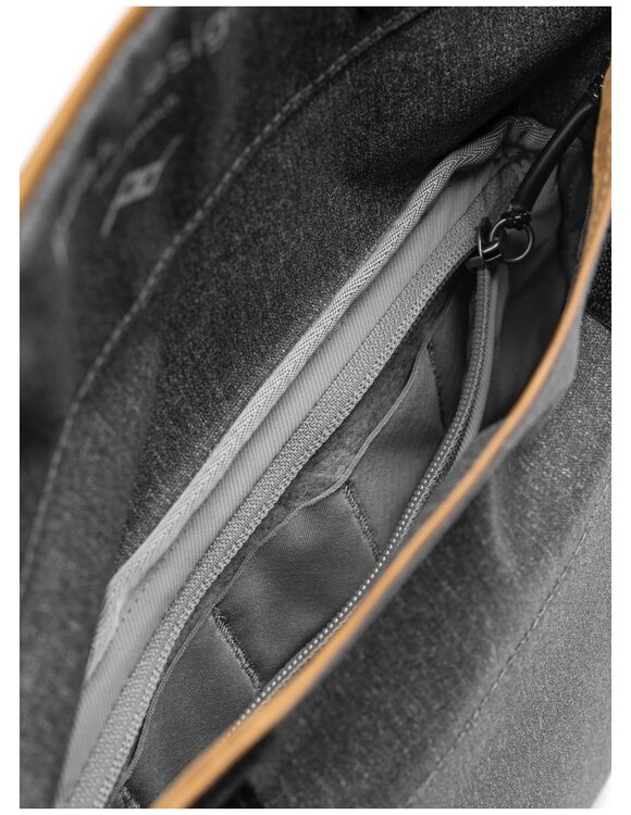 Peak Design Field Pouch Charcoal v2 - Grafitowy, z paskiem
