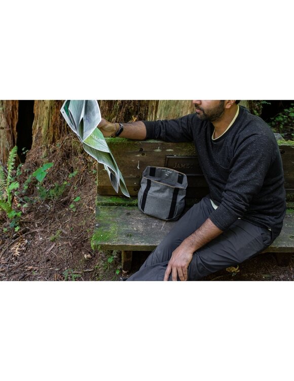 Peak Design Field Pouch Charcoal v2 - Grafitowy, z paskiem
