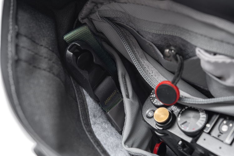 Peak Design Field Pouch Black v2 - Czarny, z paskiem