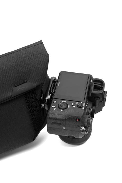 Peak Design Field Pouch Black v2 - Czarny, z paskiem