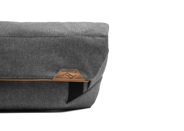 Peak Design Field Pouch Charcoal v2 - Grafitowy, z paskiem