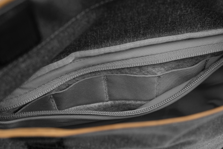 Peak Design Field Pouch Charcoal v2 - Grafitowy, z paskiem