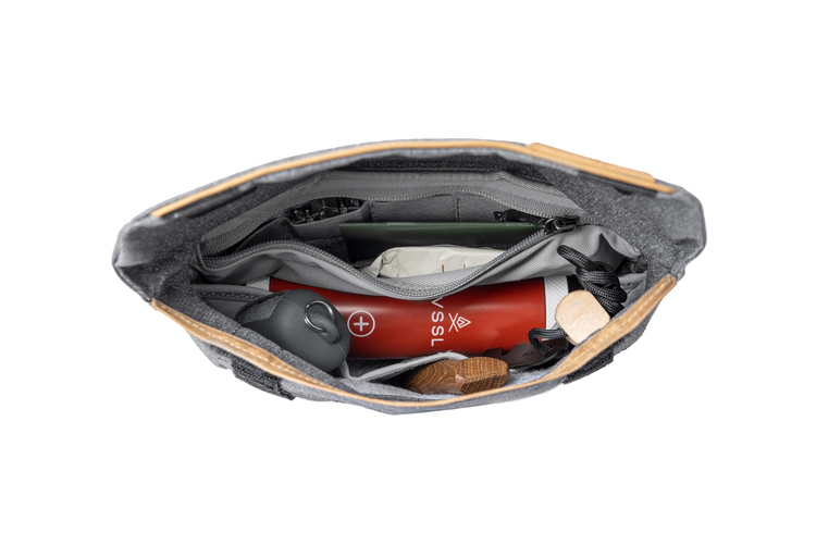 Peak Design Field Pouch Charcoal v2 - Grafitowy, z paskiem