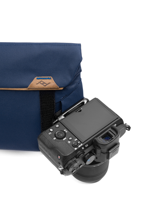 Peak Design Field Pouch Midnight v2 - Niebieski, z paskiem