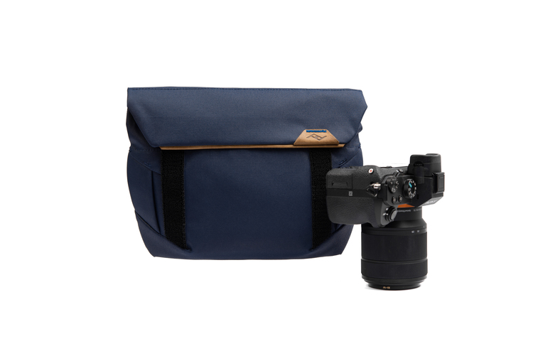 Peak Design Field Pouch Midnight v2 - Niebieski, z paskiem