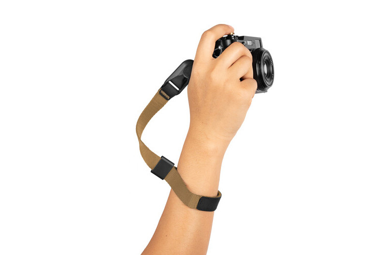 Pasek na nadgarstek Peak Design Cuff COYOTE v3