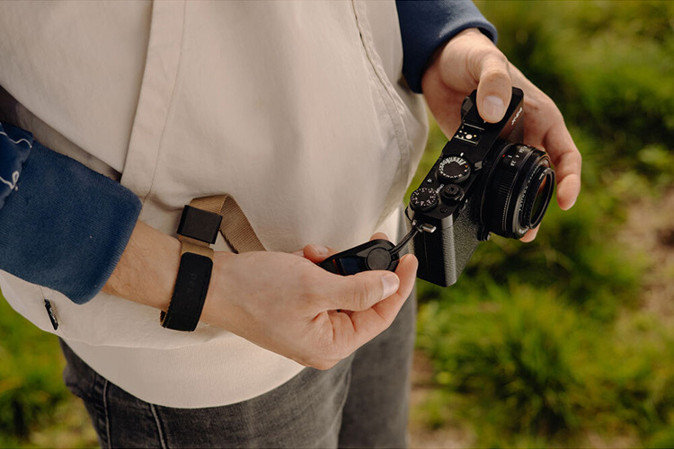 Pasek na nadgarstek Peak Design Cuff COYOTE v3