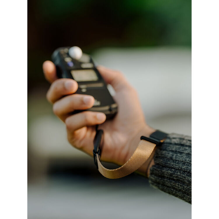 Pasek na nadgarstek Peak Design Cuff COYOTE v3