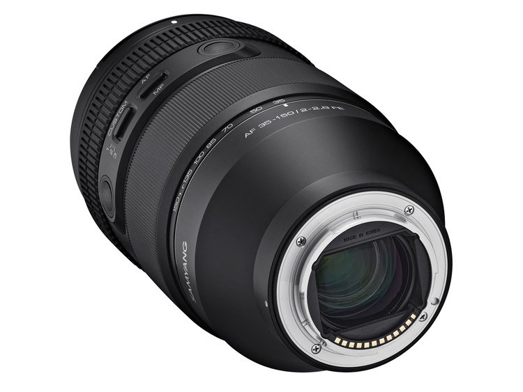 Samyang AF 35-150mm f/2.0-2.8 (Sony) ze stacją dokującą