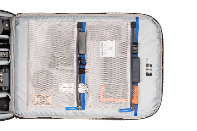 Walizka ThinkTank Airport Advantage XT Black