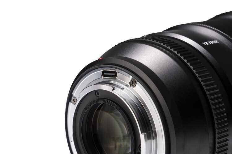 Viltrox AF 75mm f/1.2 STM Fuji X