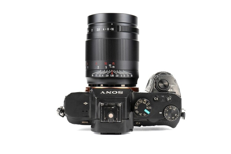 7artisans 50mm f/1.05 (Sony E)