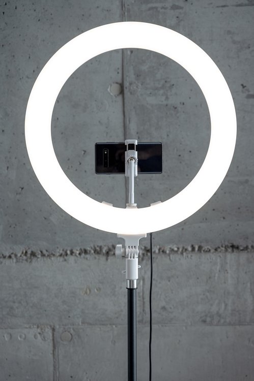 Lampa pierścieniowa LED Newell RL-18A - WB (3200 - 5500 K) - Arctic White