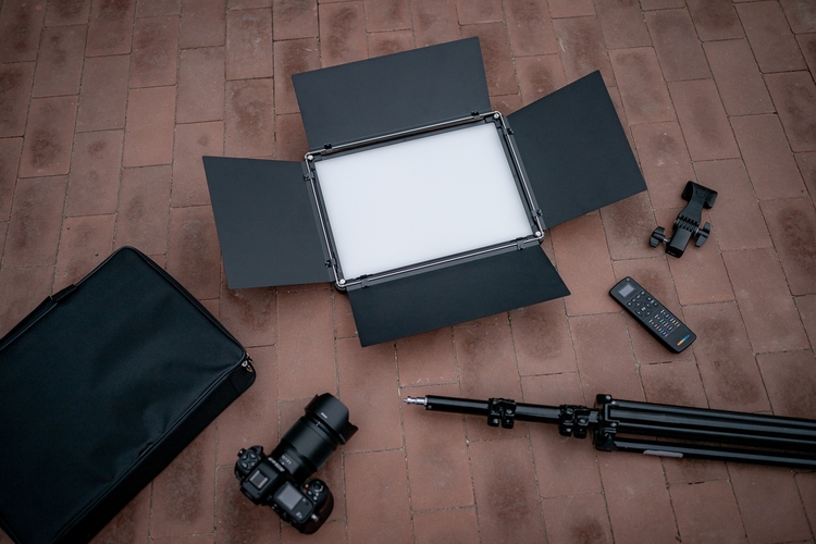 Lampa LED Newell Air 1100 RGB BD APP